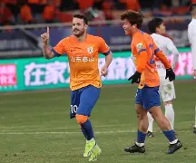 关于泰山与维尼修斯激战正酣，补时阶段一粒世界波决定胜负！的信息